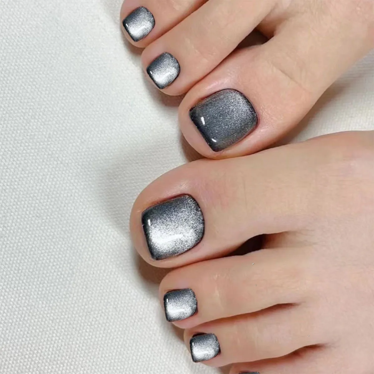 Press-On Toenails 24-Piece Cat's Eye Foot Nail Set